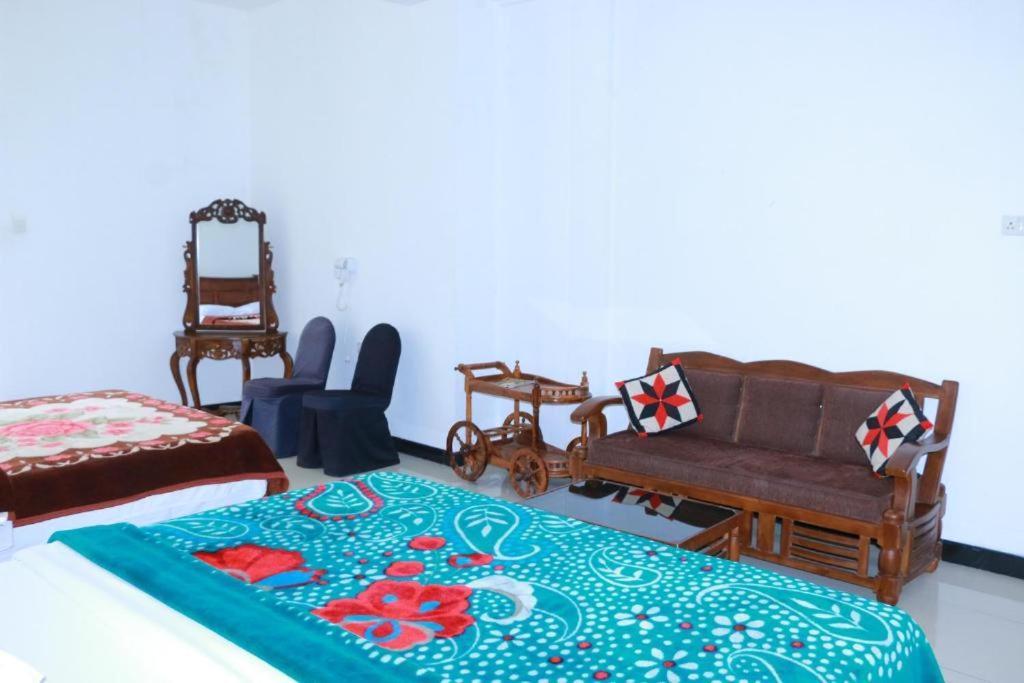 Wathsala Inn Nallathanniya Exterior foto
